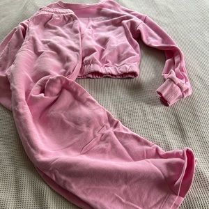 H&M kids outfit pink.
